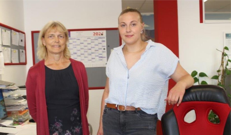 Buerokraefte Ina Mueller und Greta Huthmann